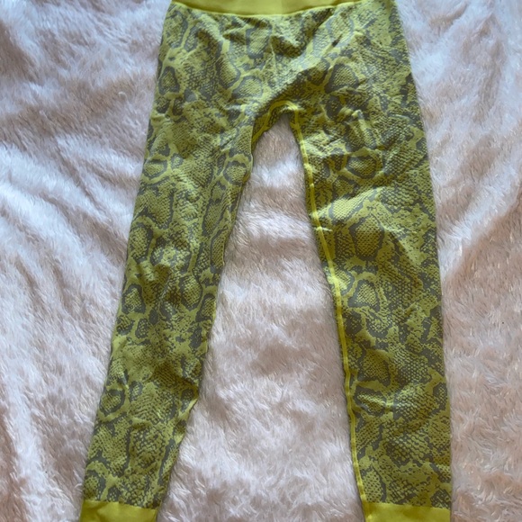 Bombshell Sportswear Green and Gray Reptile Patterned Leggings - Picture 2 of 4